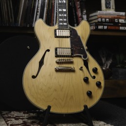 D'ANGELICO DELUXE DC (with stop-bar tailpiece) SATIN HONEY