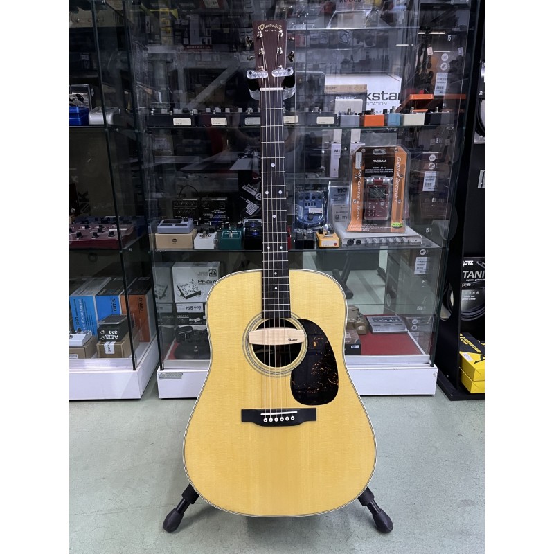 MARTIN D-28