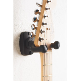 K&M  Supporto da parete per chitarra nero