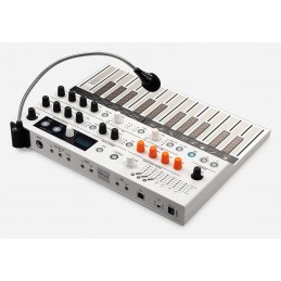 Sintetizzatore ibrido analogico/digitale Parafonico con Vocoder - Edizione limitata con Mic incluso