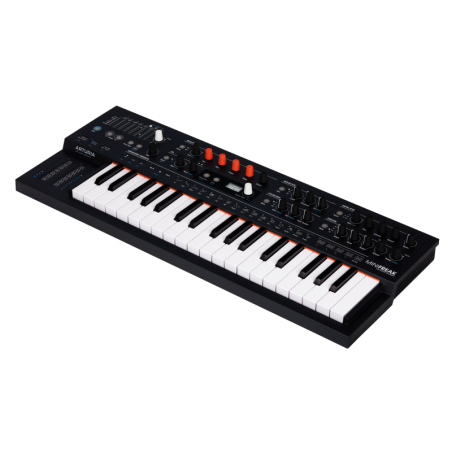 Sintetizzatore ibrido analogico/digitale a 6 voci 37 tasti